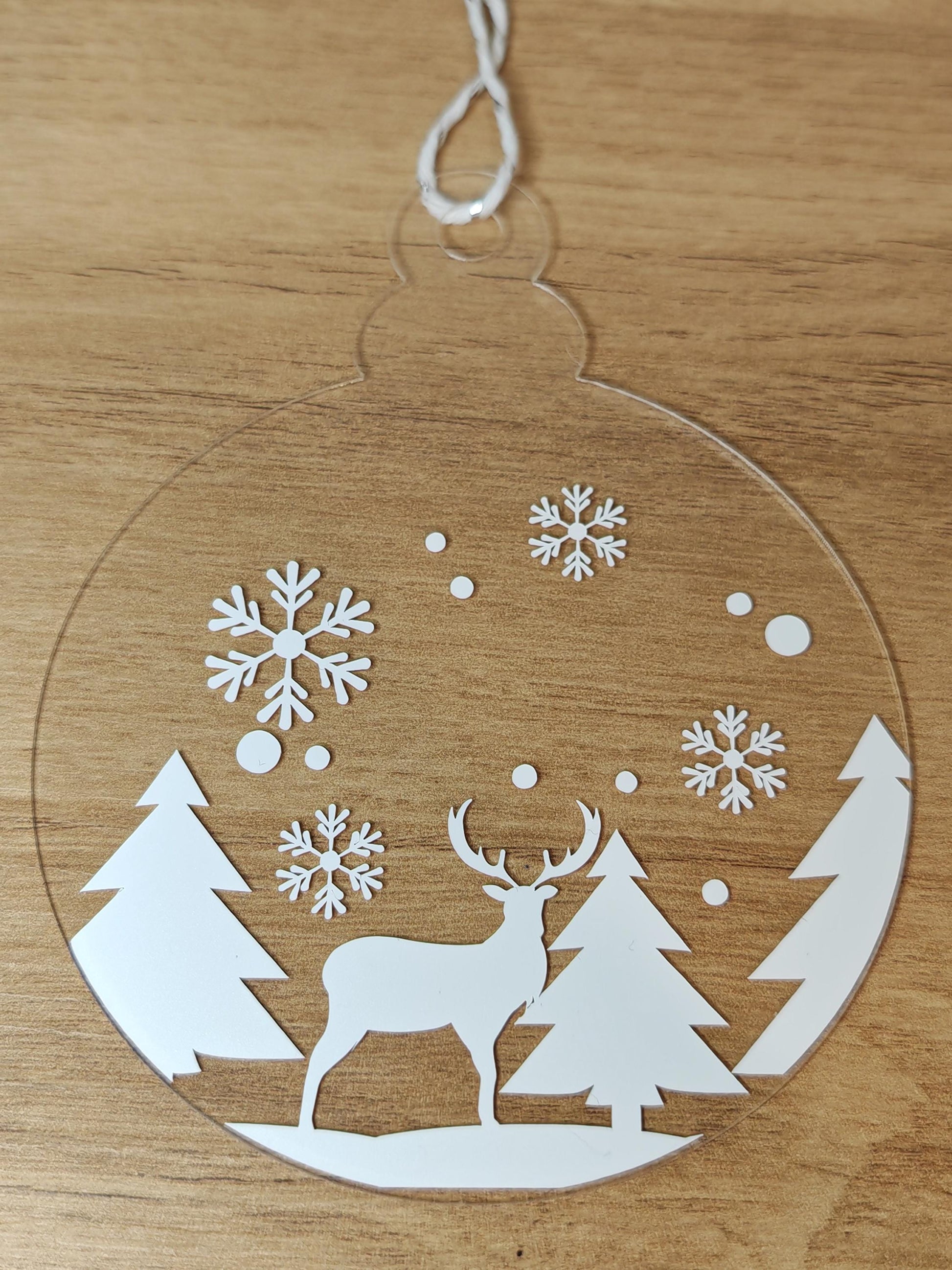 large 10cm Acrylic Bauble - Winter scene - White